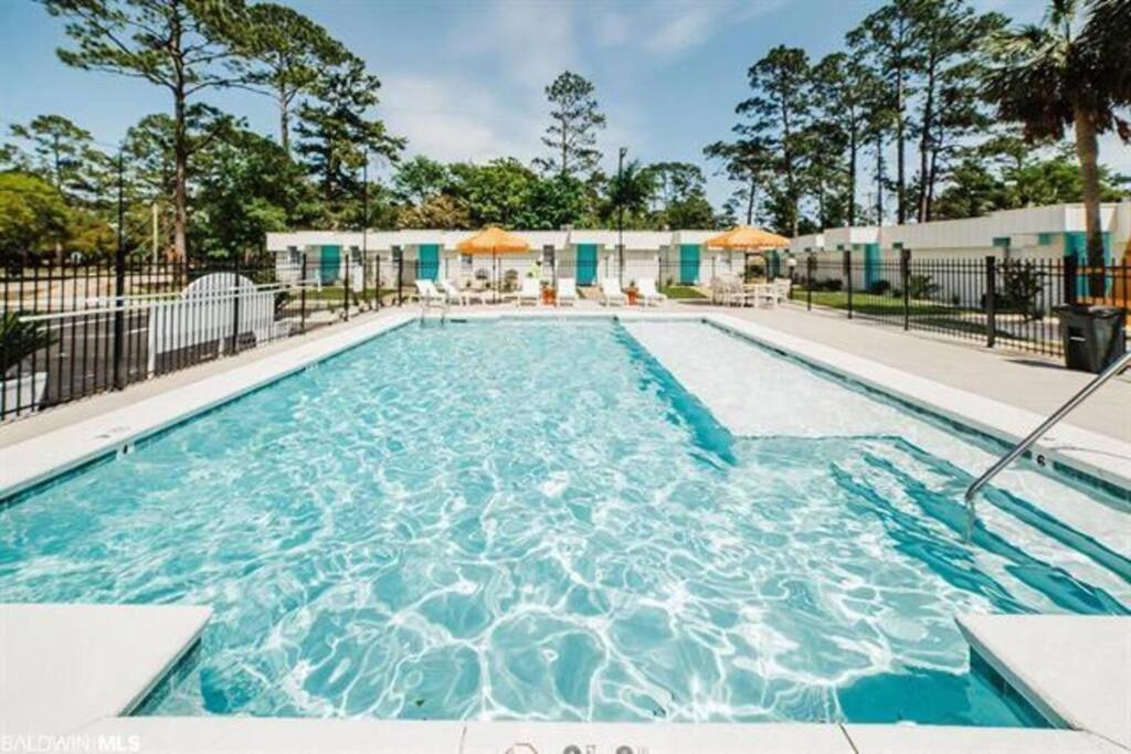 Gulf Shores Getaway Steps Away From The Pool! Екстериор снимка