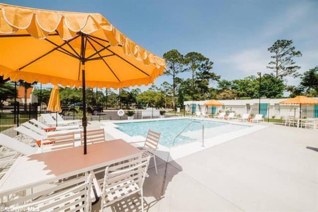 Gulf Shores Getaway Steps Away From The Pool! Екстериор снимка